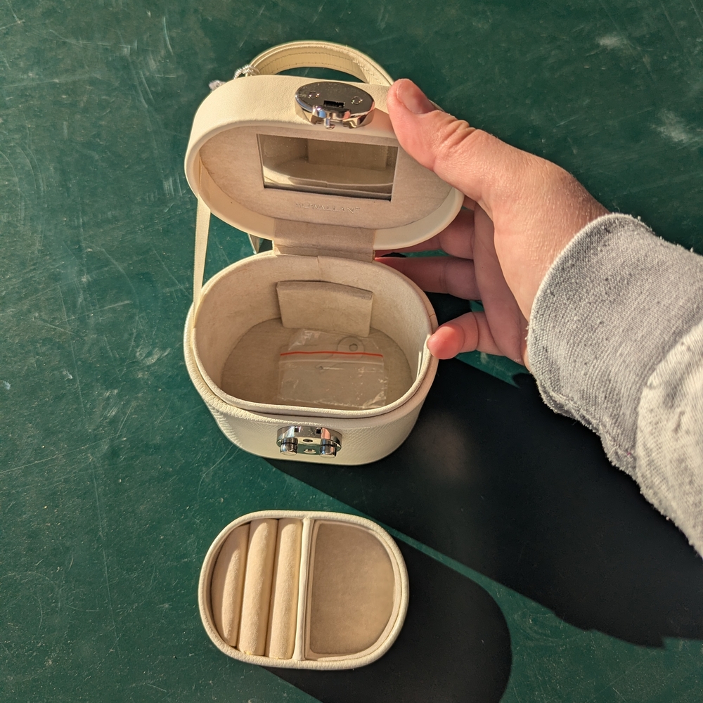 Rowallan Cream Cosmetic Case